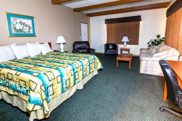 WRANGLER INN MOBRIDGE (Mobridge)